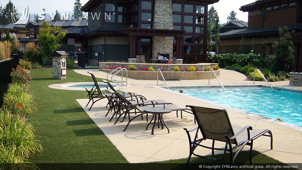 outdoor pool deck artificial grass