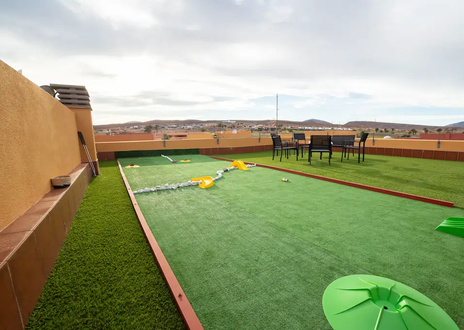 rooftop artificial grass lawn